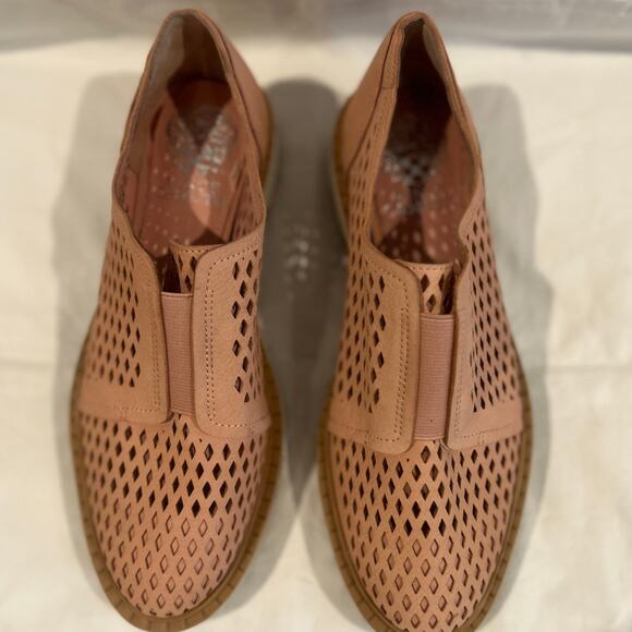 VINCE CAMUTO NWOB  Mritsa Perforated Petal Pink Mauve Leather Oxford Loafer 6.5 - Picture 5 of 10